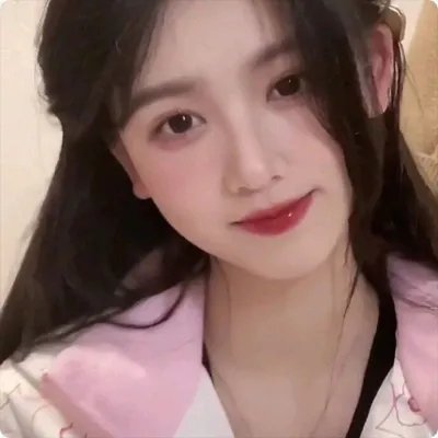 圆月映花都